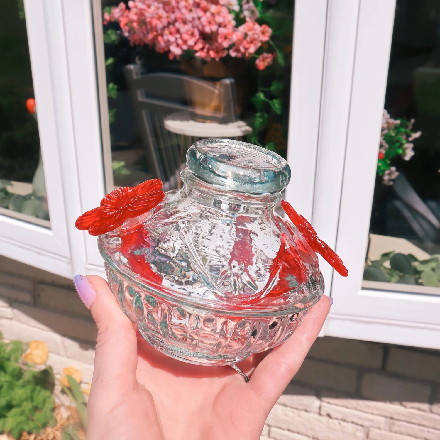 Happy Gardens Pot De Creme Staked Hummingbird Feeder, Clear, 8 Oz. 8 Happy Gardens Pot De Creme Staked Hummingbird Feeder, Clear, 8 Oz.